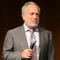 Robert_Reich_at_the_UT_Liz_Carpenter_Lecture_2015_(cropped2)